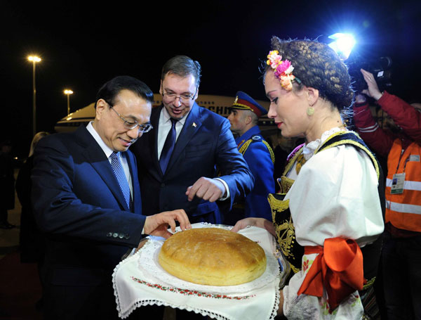 Premier Li trifft in Naypyidaw ein