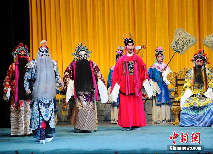 Kostenloser Pekingoper-Unterricht in Jilin
