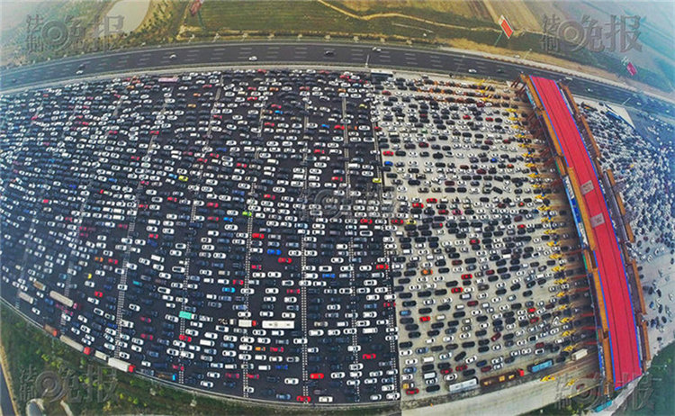 Verkehrschaos aus der Vogelperspektive