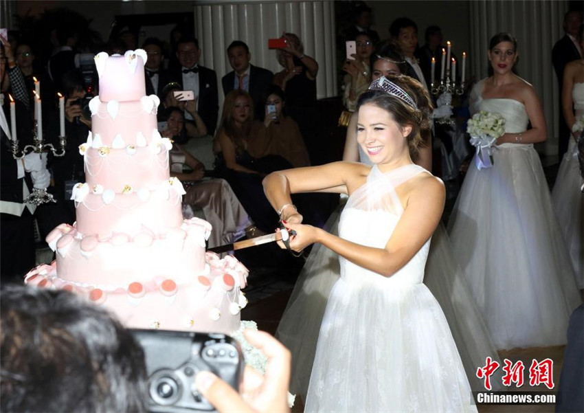 Sch?nheit und Anmut auf dem ?Shanghai International Debutante Ball“
