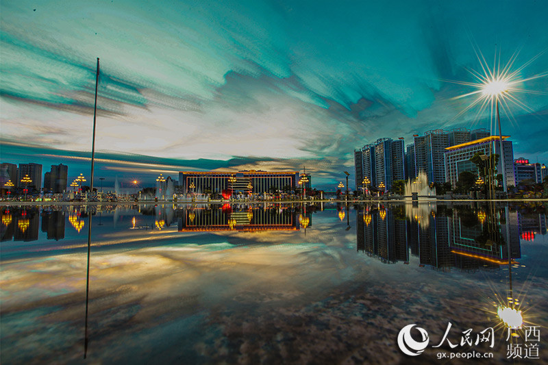 Zeitrafferaufnahmen vom bunten Himmel in Guangxi