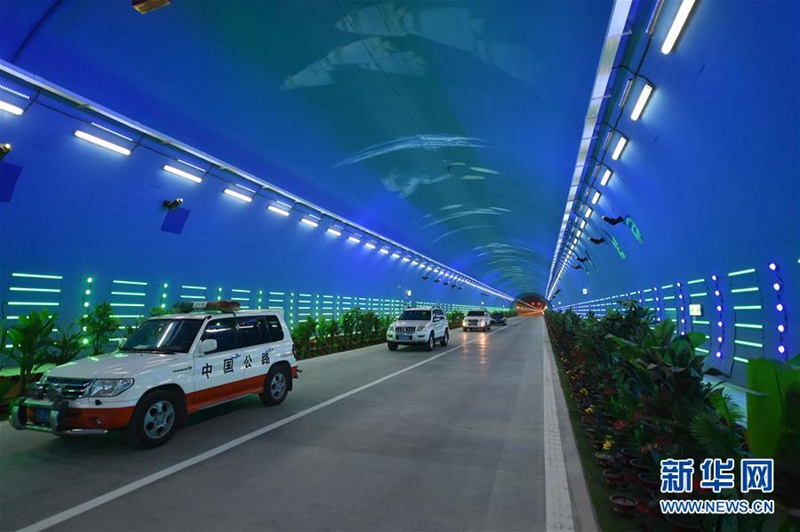 Die ?Unterwasserwelt“ des Liupanshan-Autobahntunnels