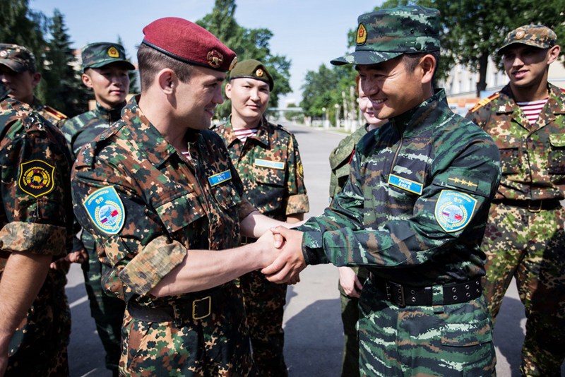 Chinesisch-russisches Terrorismusbek?mpfungstraining beginnt