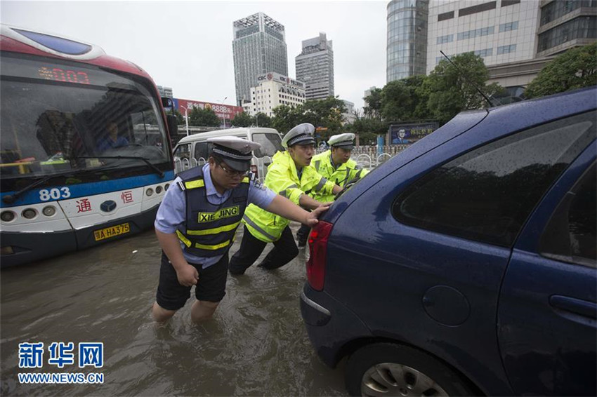 Yangtse-Stadt Wuhan steht nach Regenf?llen unter Wasser