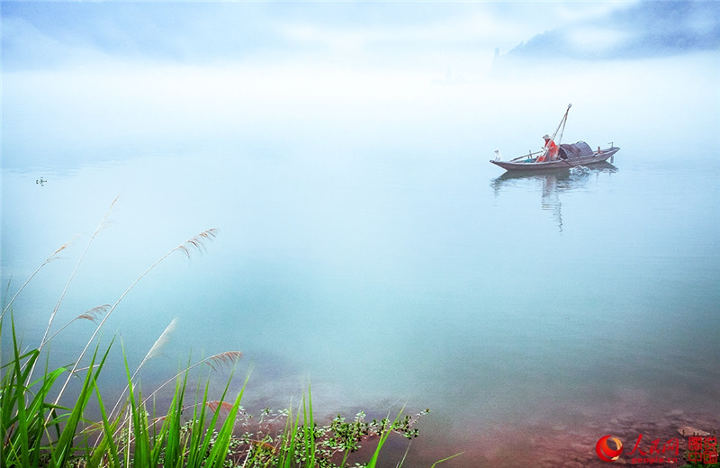 Malerisches Dorf Zhijiang am Xin’an-Fluss