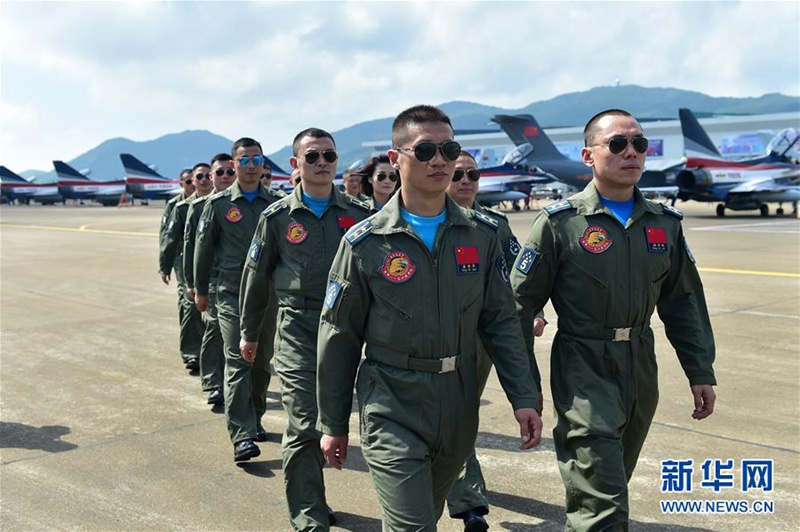 Kunstflugstaffel ?Erster August“ in Zhuhai eingetroffen