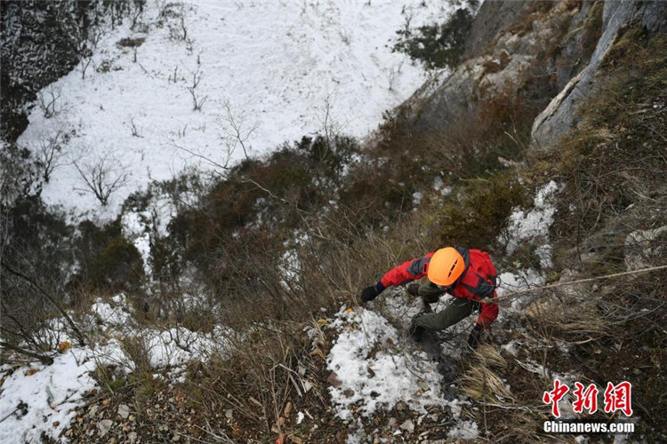 Abfall sammeln am Batai-Berg in Sichuan – ein gef?hrlicher Beruf