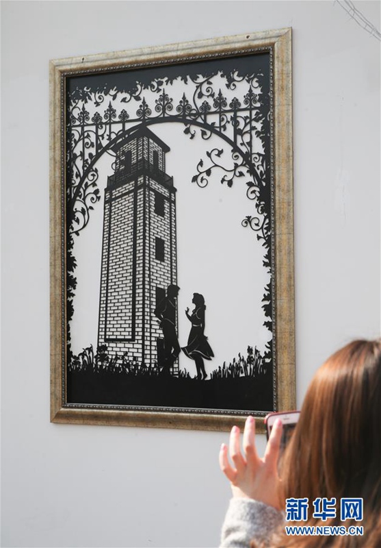 Baugel?ndemauer als ?Open Air-Kunstgalerie“