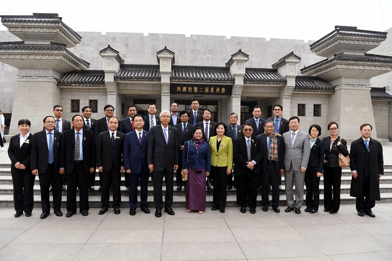 Pr?sident aus Myanmar besucht Museum von Qin-Mausoleum
