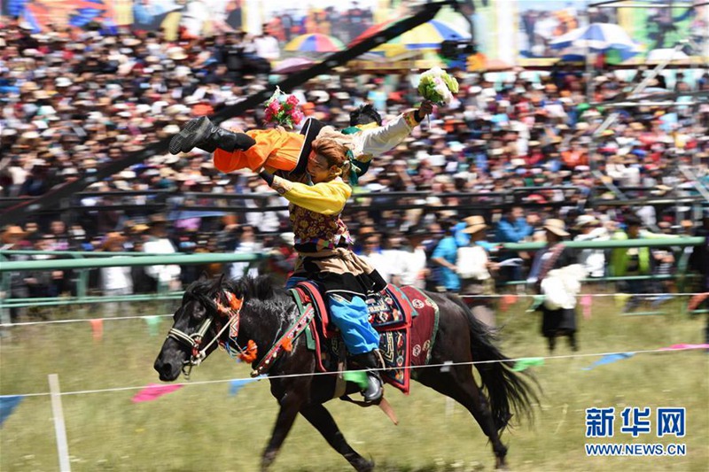 11. Gesar Pferderennen Festival in Maqu er?ffnet