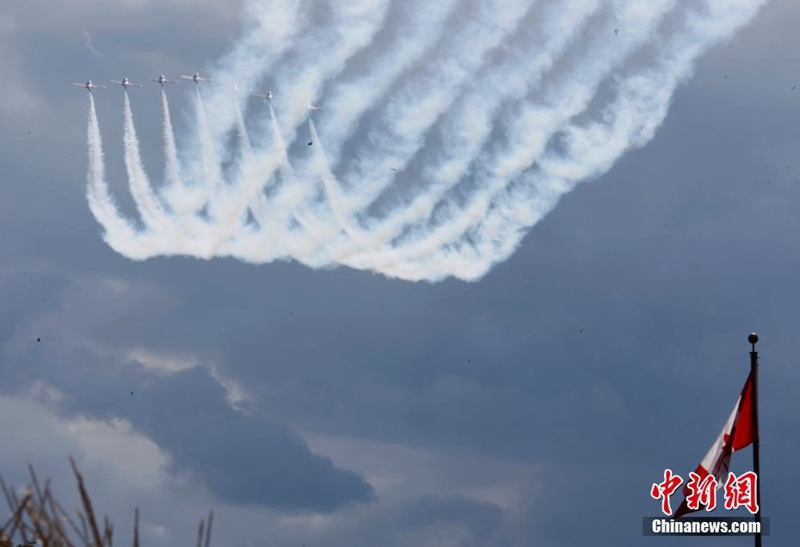 Canadian International Air Show in Toronto