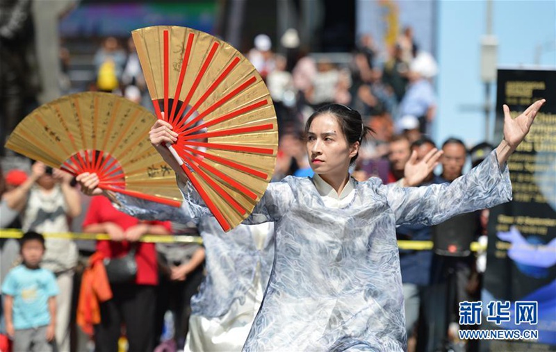 Chinesische Kungfu-Show auf dem Times Square