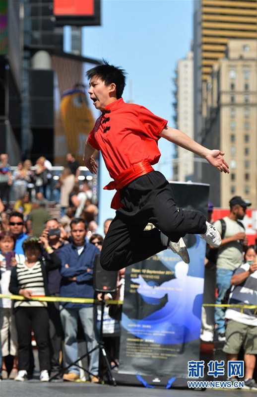 Chinesische Kungfu-Show auf dem Times Square