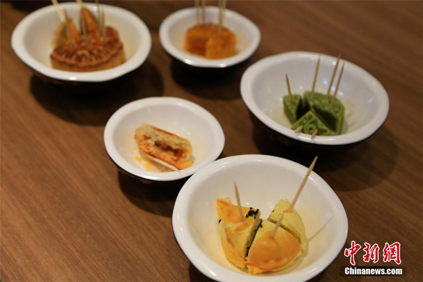 Hangzhou: Mondkuchen mit Flusskrebs-Füllung