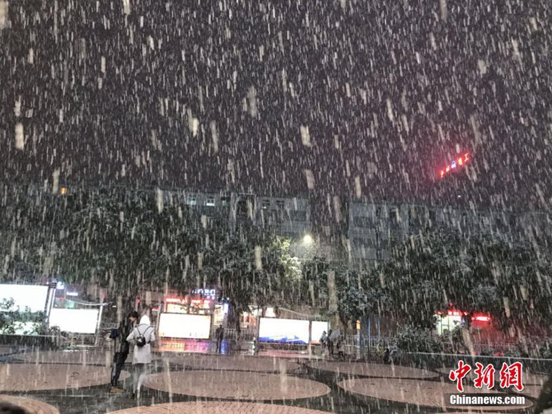 Erster Schneefall in der zweiten Jahresh?lfte in Nordchina