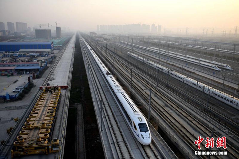 Erster Hochgeschwindigkeitszug Xi'an-Chengdu f?hrt heute ab