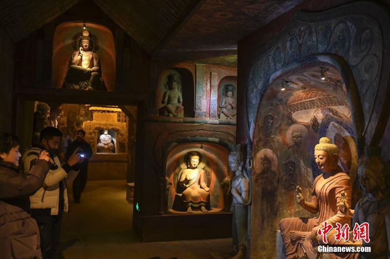 Bedeutende buddhistische Grotten für die ?ffentlichkeit zug?nglich