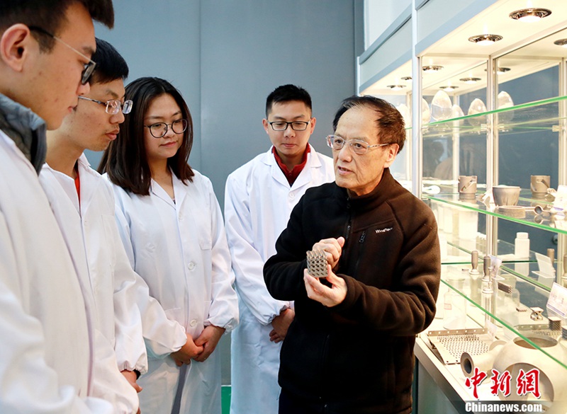 Sprengstoffexperte und Virologe gewinnen Chinas h?chste wissenschaftliche Auszeichnung