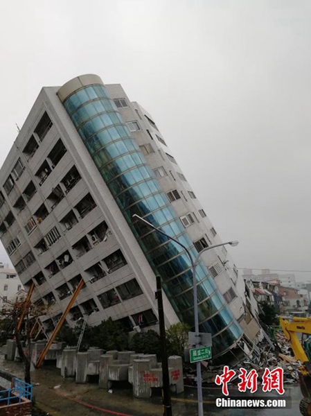 Rettungsarbeiten nach dem Erdbeben in Taiwan
