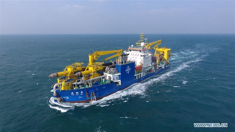 Asiens gr??tes Baggerschiff kehrt nach Testfahrt zurück