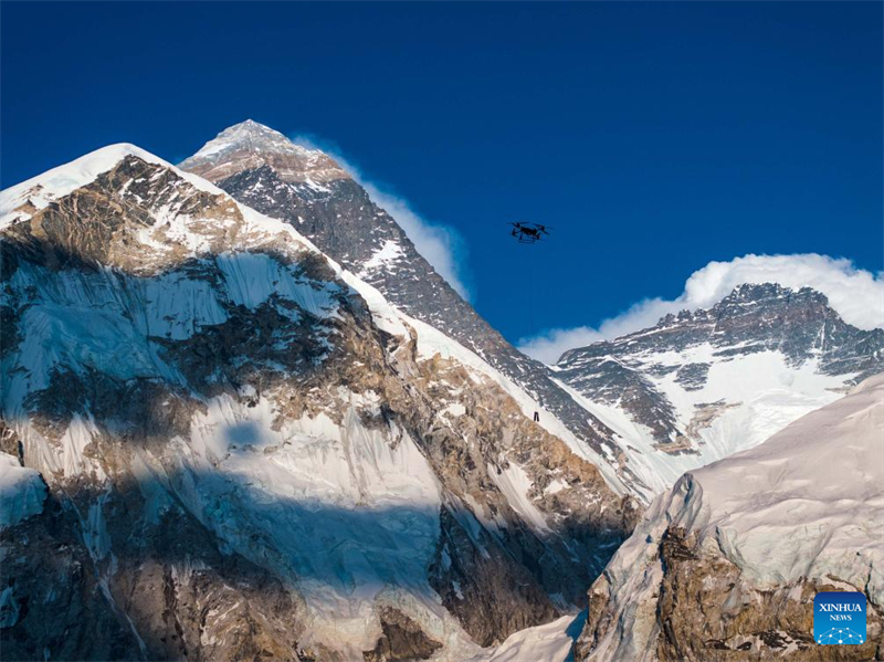 DJI macht weltweit ersten Drohnentest auf Mount Qomolangma